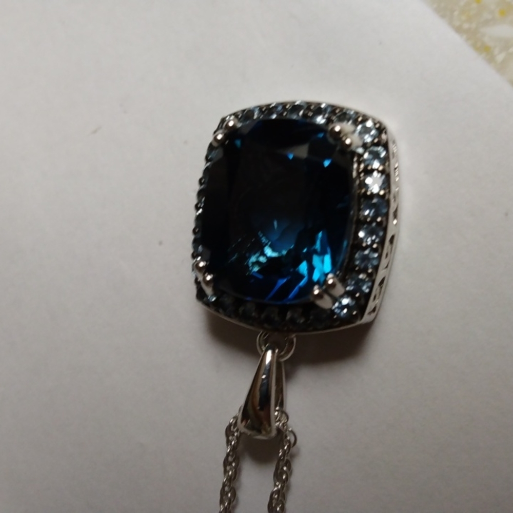 Blue Topaz pendant rich blue